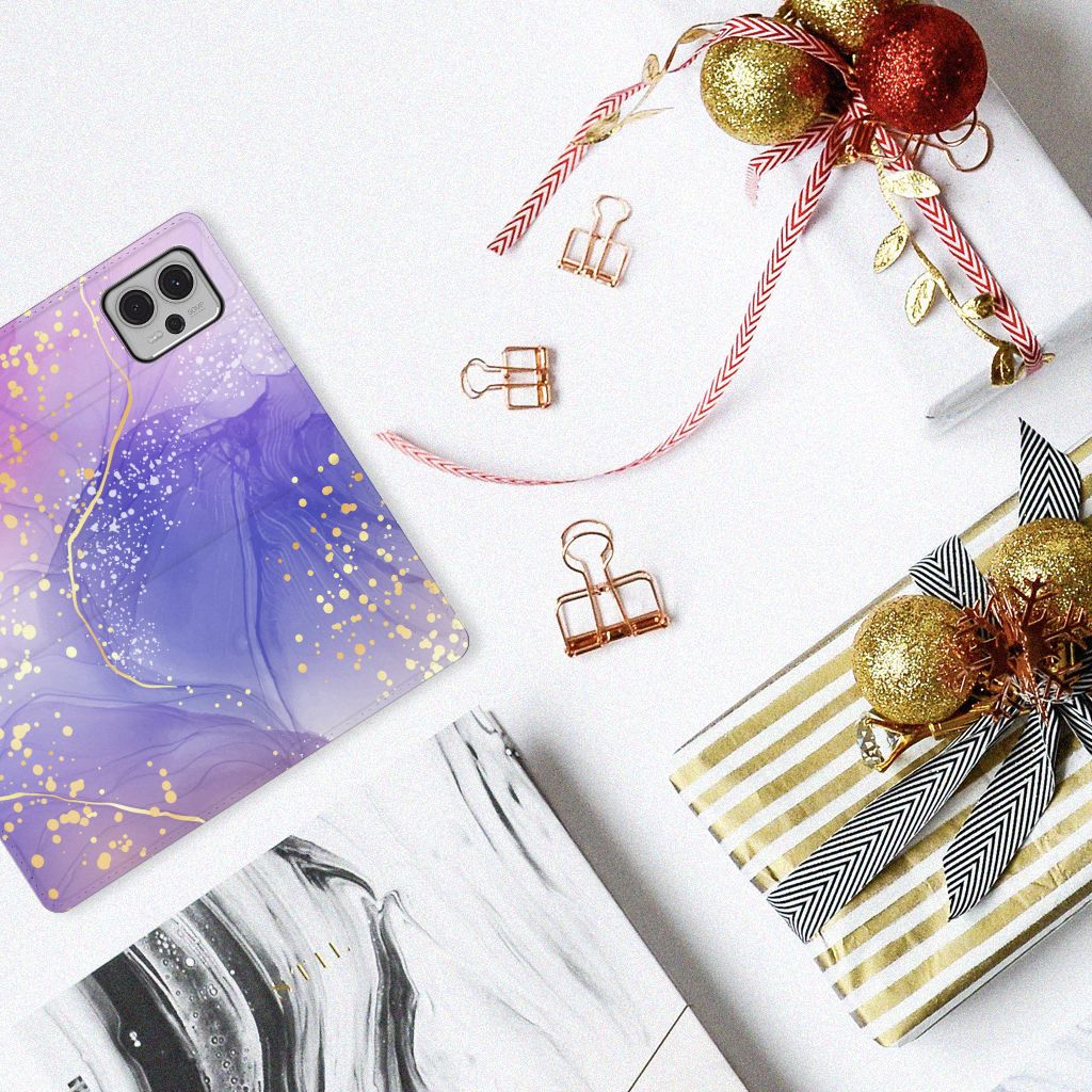 Bookcase voor Motorola Moto G13 | G23 Watercolor Paars met gouden accenten, perfect als cadeau en beschermend ontwerp