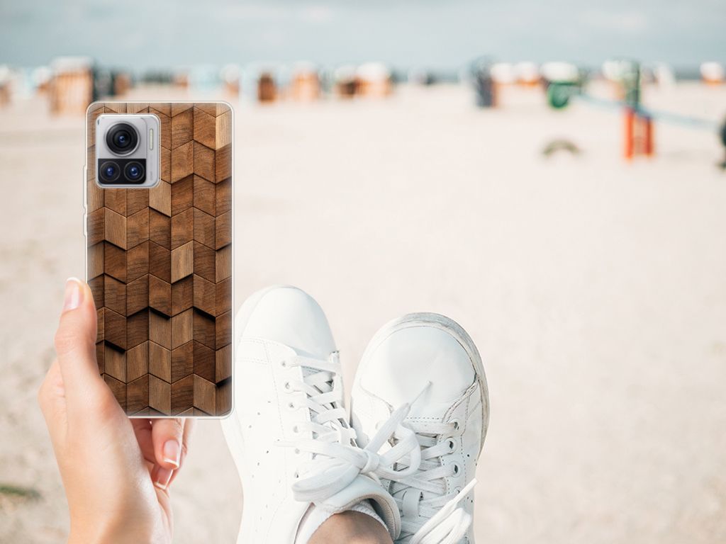 Motorola Moto X30 Pro Bumper Hoesje Wooden Cubes hand strand sand