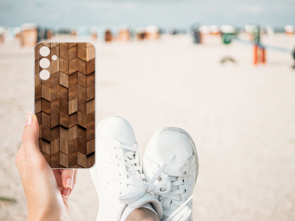 Samsung Galaxy A15 Bumper Hoesje Wooden Cubes hand met achtergrond strand