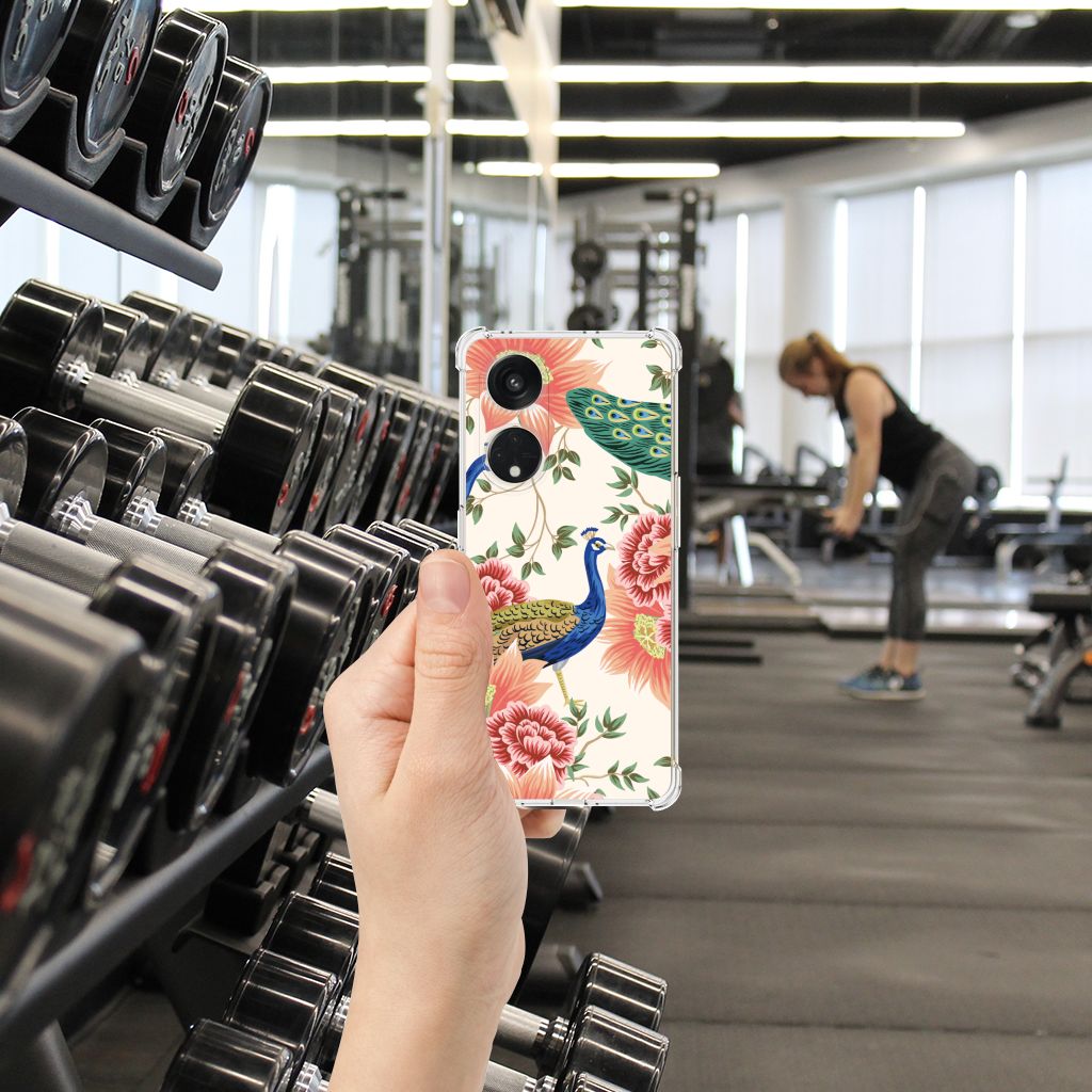 OPPO A98 Case Anti-shock Pink Peacock aanzicht hand fitnessruimte