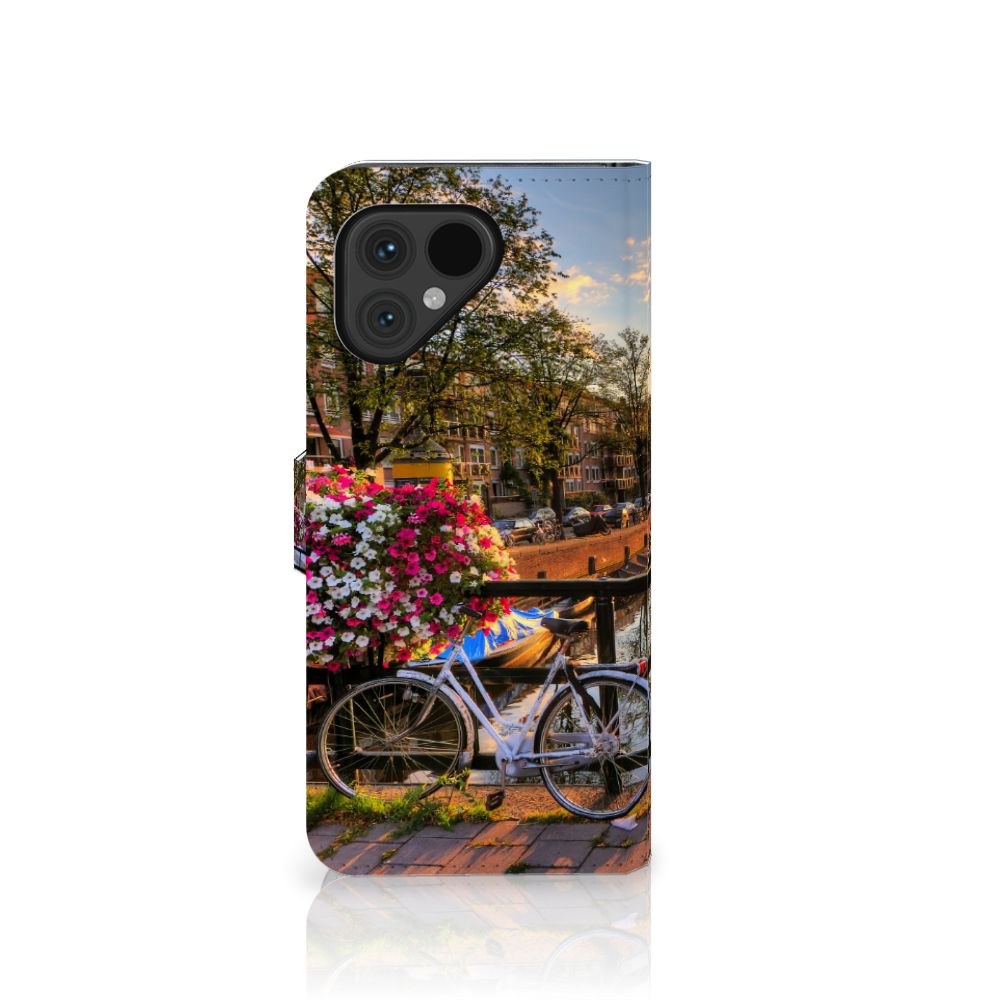 Fairphone 5 Flip Cover Amsterdamse Grachten telefoonhoesje fietsen bloemen aanzicht