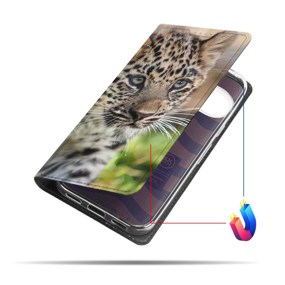 Google Pixel 10 | Pixel 10 Pro Standcase Hoesje Baby Luipaard design luipaard aanzicht