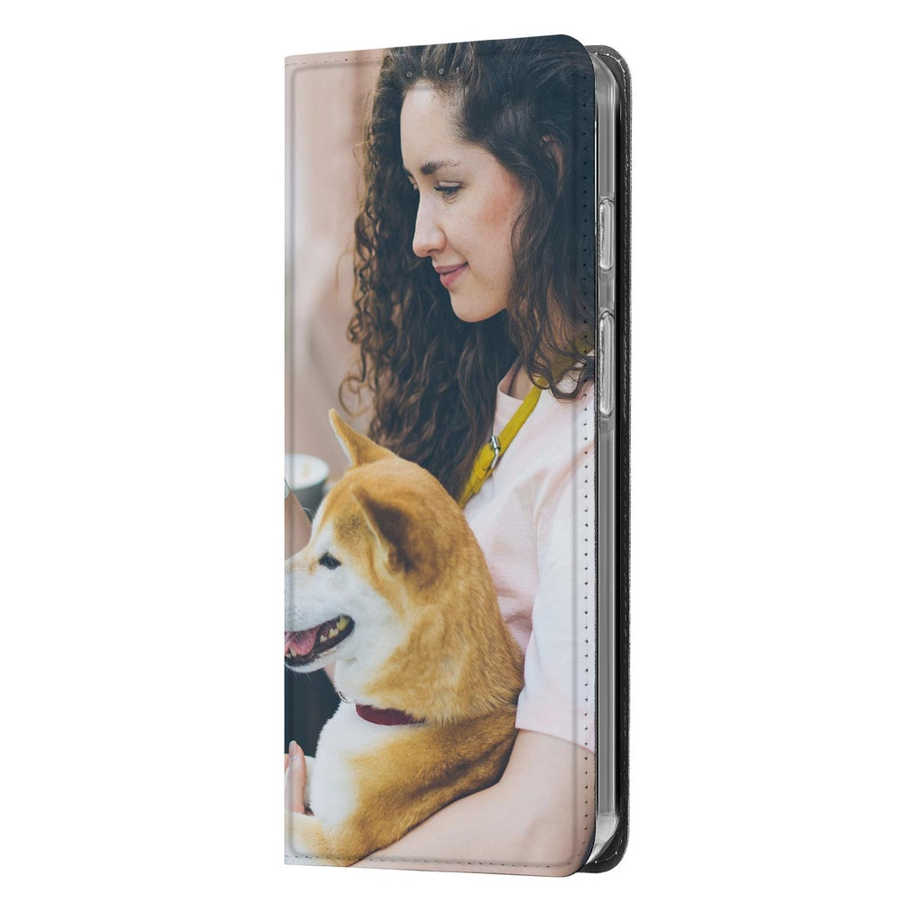 Google Pixel 10 / 10 Pro Slim Stand Case Hoesje Maken met Foto Compact & Uniek vrouwelijke persoon hond
