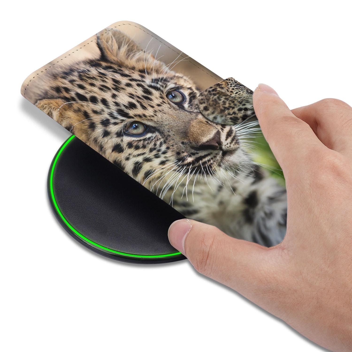 Hoesje met pasjeshouder voor Google Pixel 10a in Baby Luipaard stijl