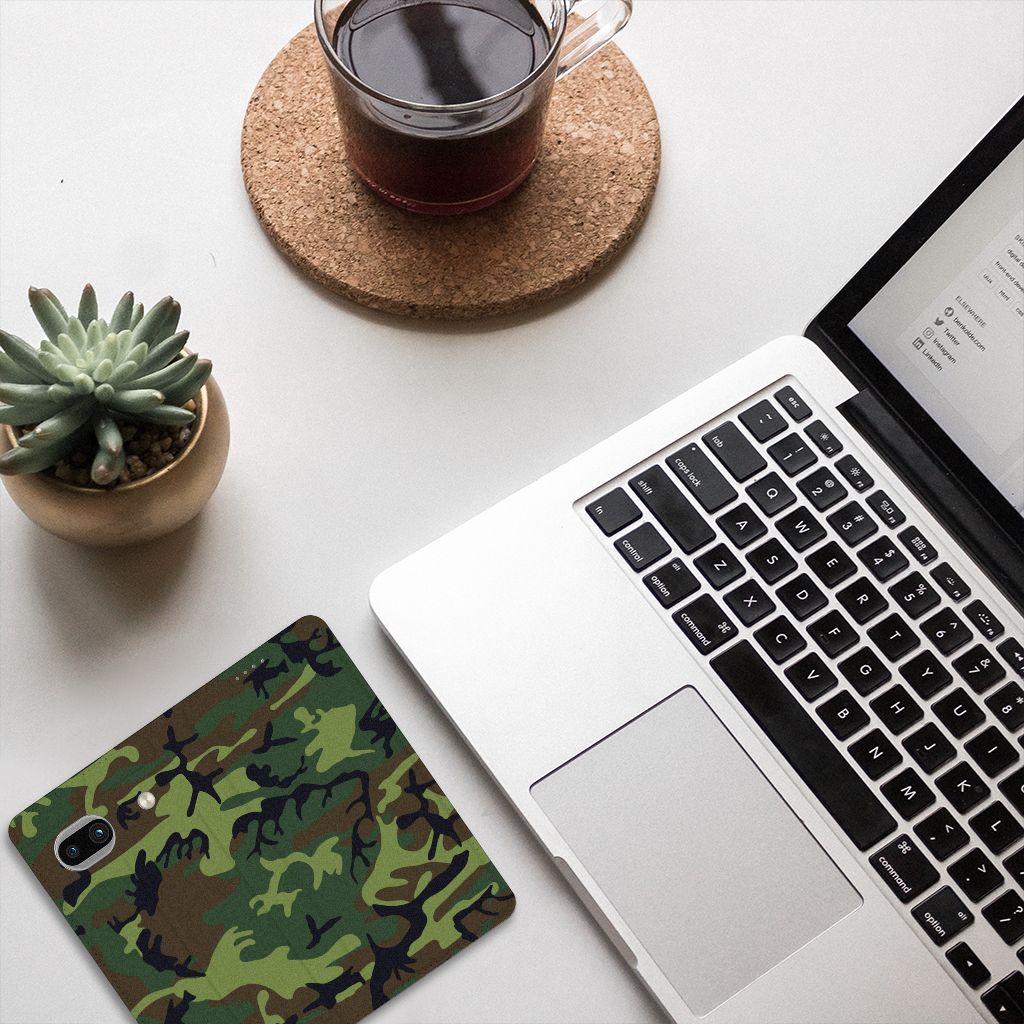 Google Pixel 7A Hoesje met Magneet Army Dark camouflage design bovenaanzicht