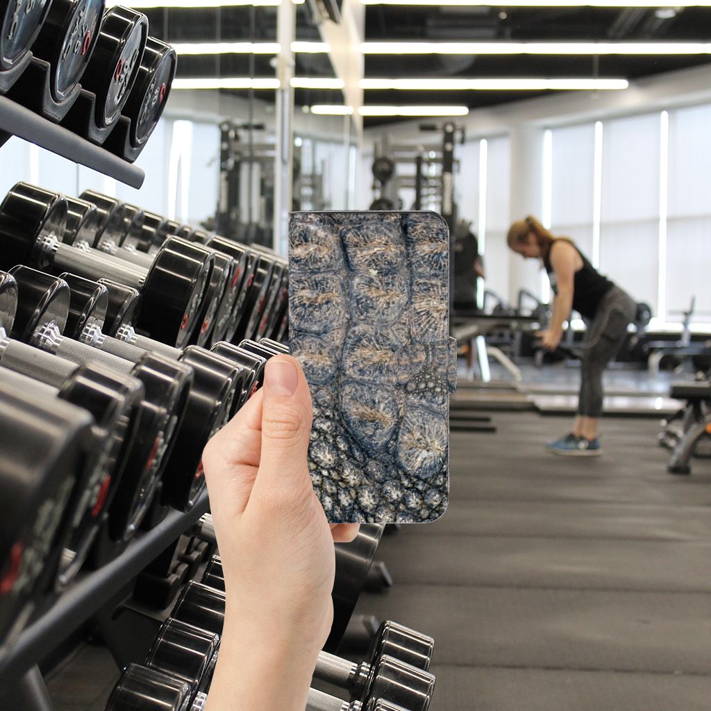 Google Pixel 7A Telefoonhoesje met Pasjes Krokodillenprint design krokodillenprint aanzicht