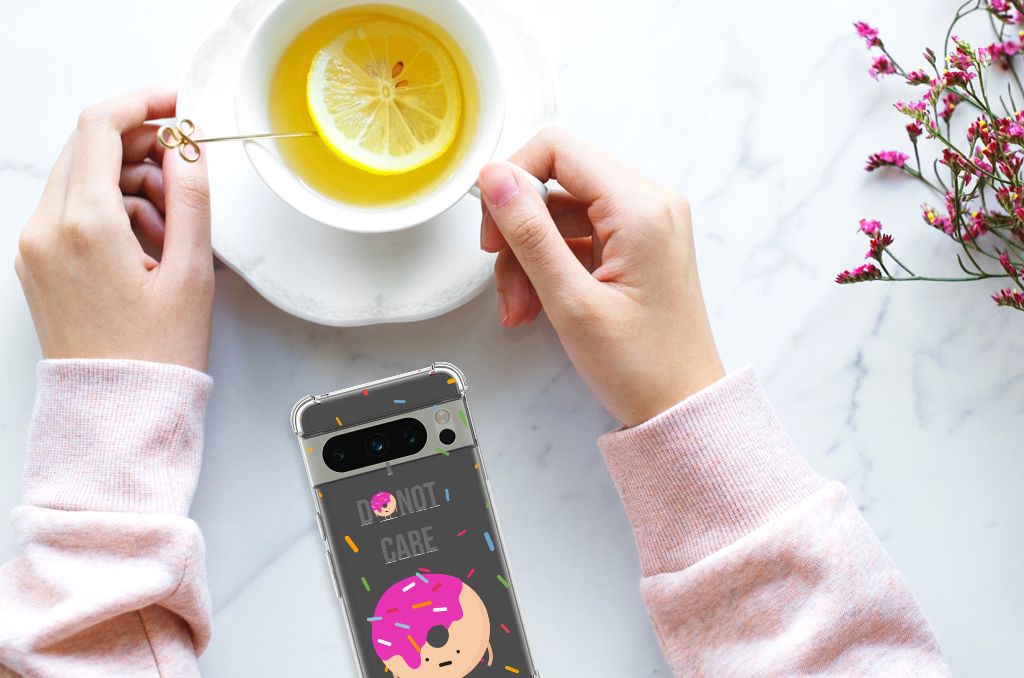 Google Pixel 8 Pro Beschermhoes Donut Roze hands theelicht