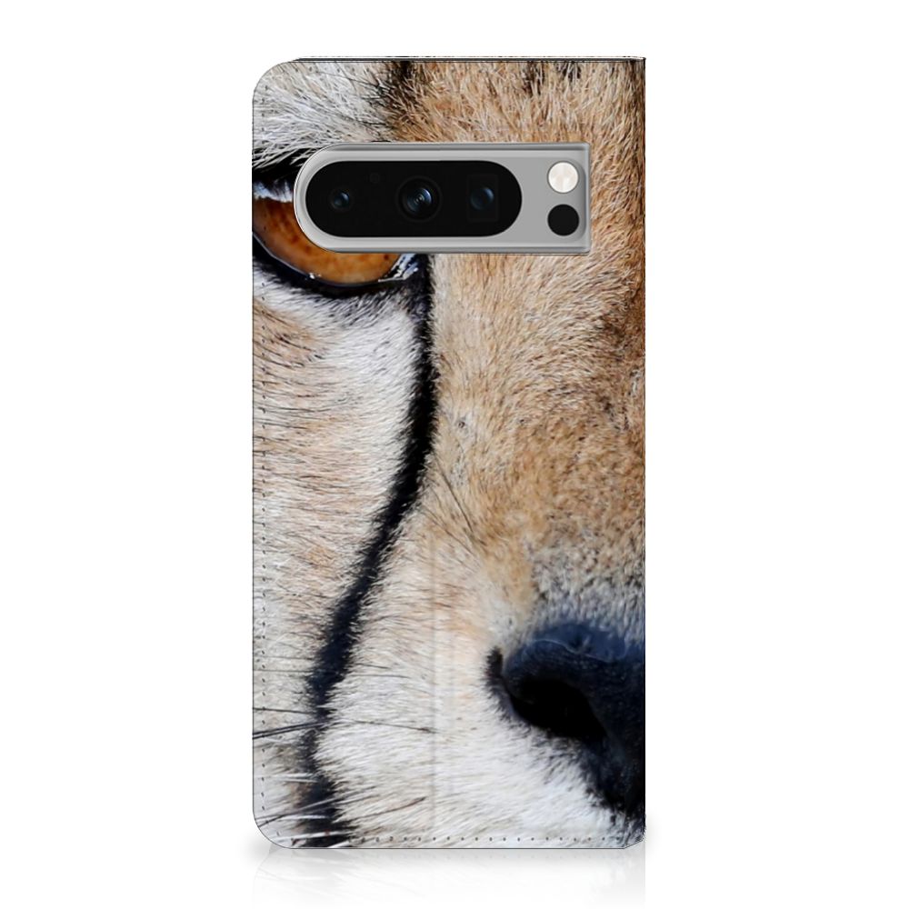 Google Pixel 8 Pro Hoesje maken Cheetah met close-up van een cheetah gezicht.