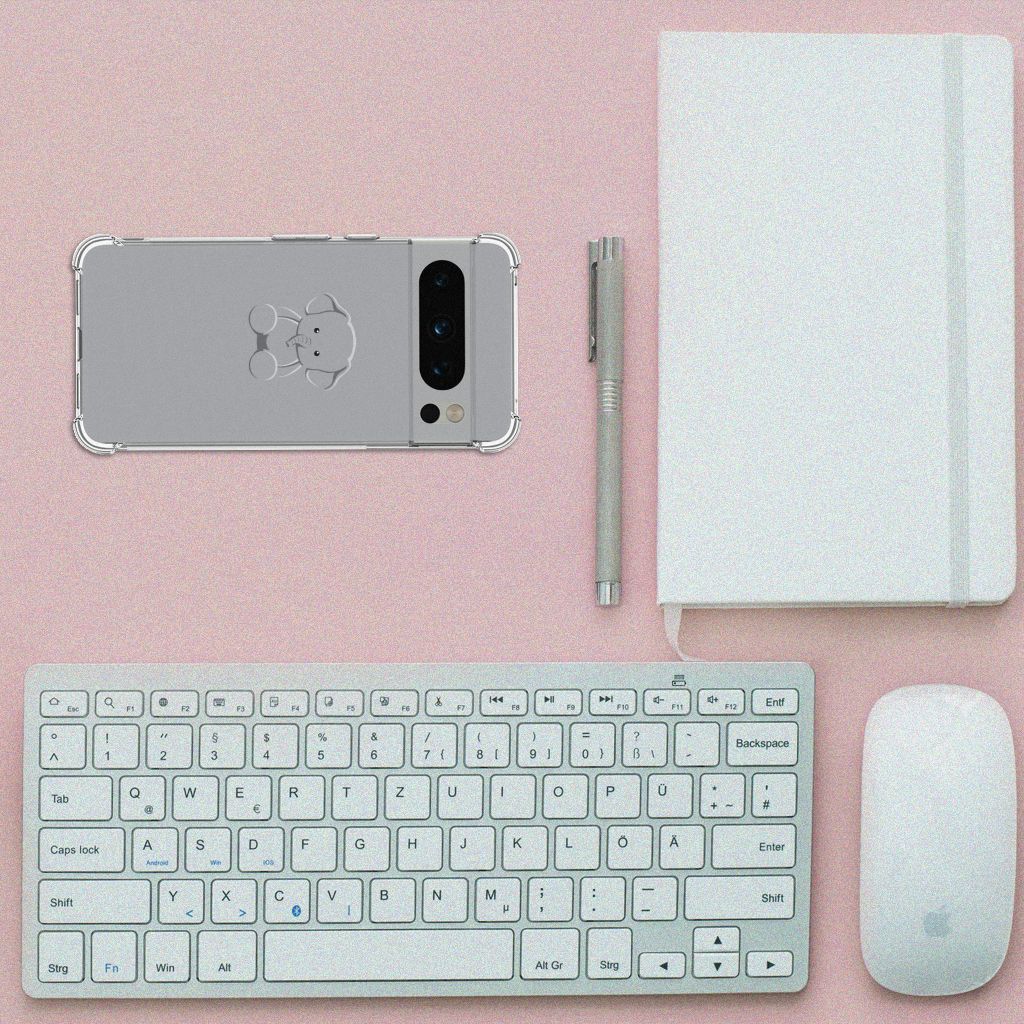 Google Pixel 8 Pro Stevig Bumper Hoesje Grijs Baby Olifant top aanzicht met toetsenbord notitieboek en pen