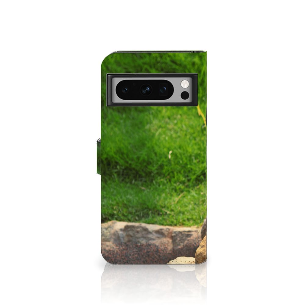 Google Pixel 8 Pro Telefoonhoesje met Pasjes Panda design panda aanzicht