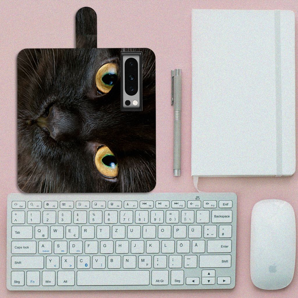 Google Pixel 8 Pro Telefoonhoesje met Pasjes Zwarte Kat ontwerp voorkant boven