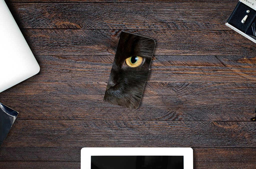 Google Pixel 8 Pro Telefoonhoesje met Pasjes Zwarte Kat telefoonhoesje design zwarte kat aanzicht