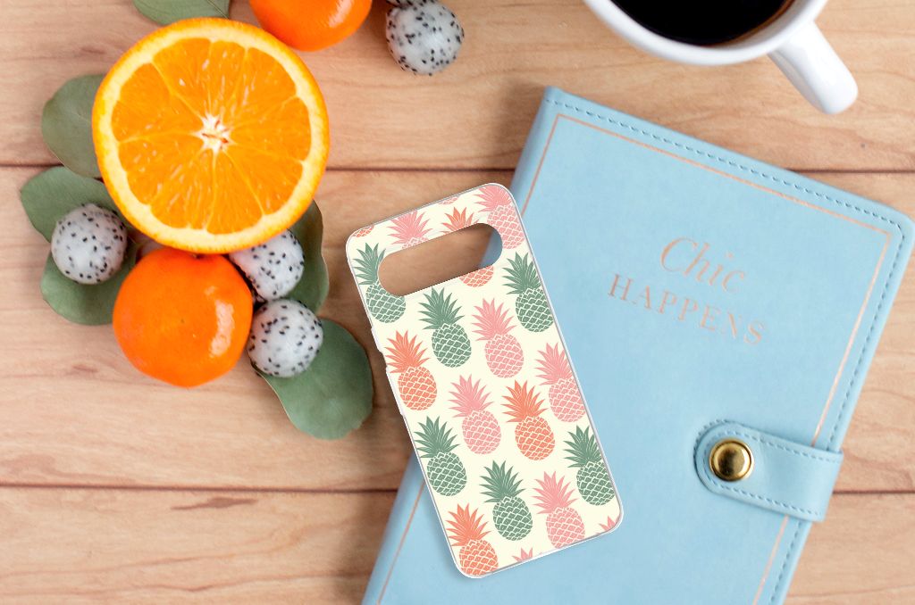 Google Pixel 8 Siliconen Case Ananas telefoonhoesje kleurrijk ontwerp bovenaanzicht