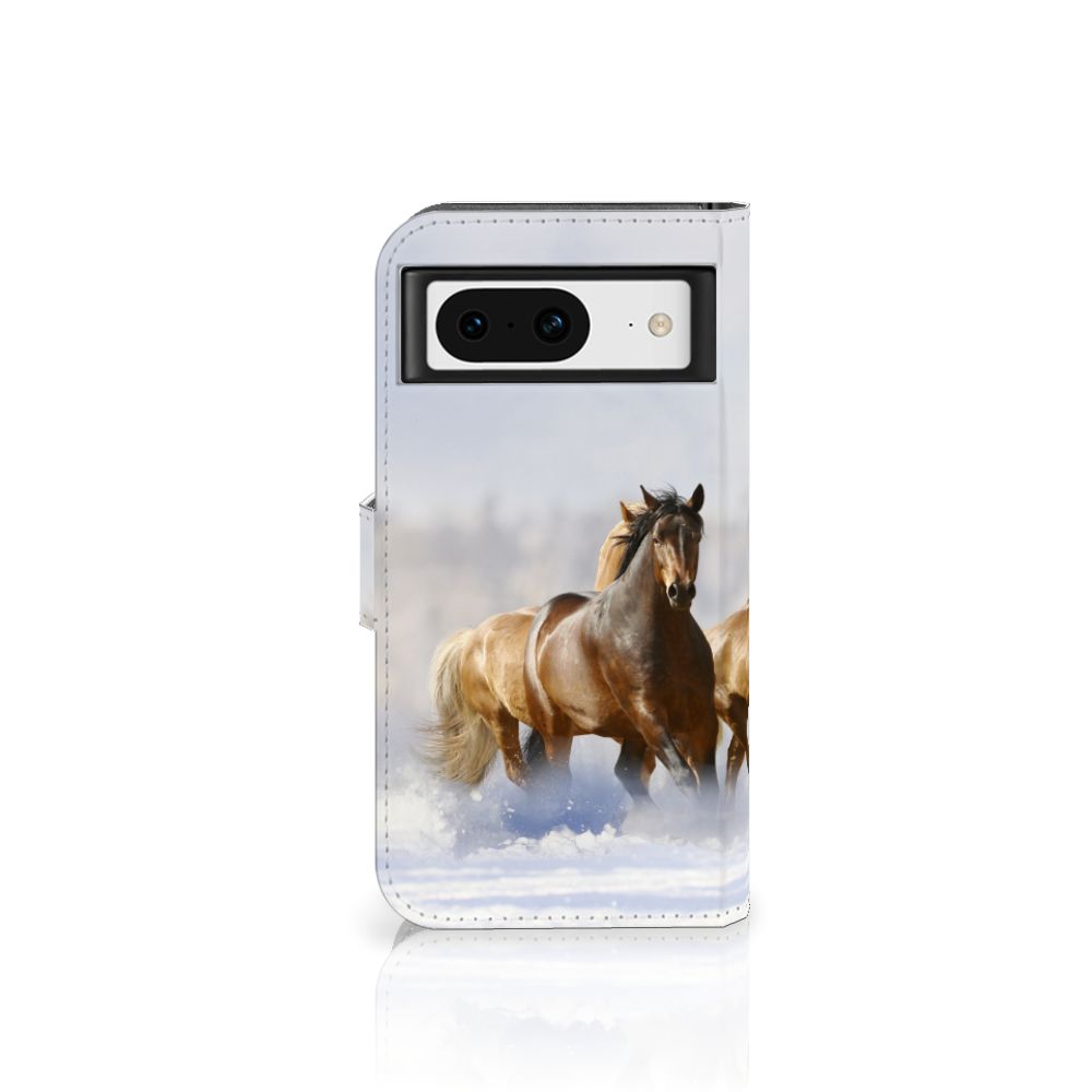Google Pixel 8 Telefoonhoesje met Pasjes Paarden met paarden op een rustige achtergrond voor bescherming en uitstraling.