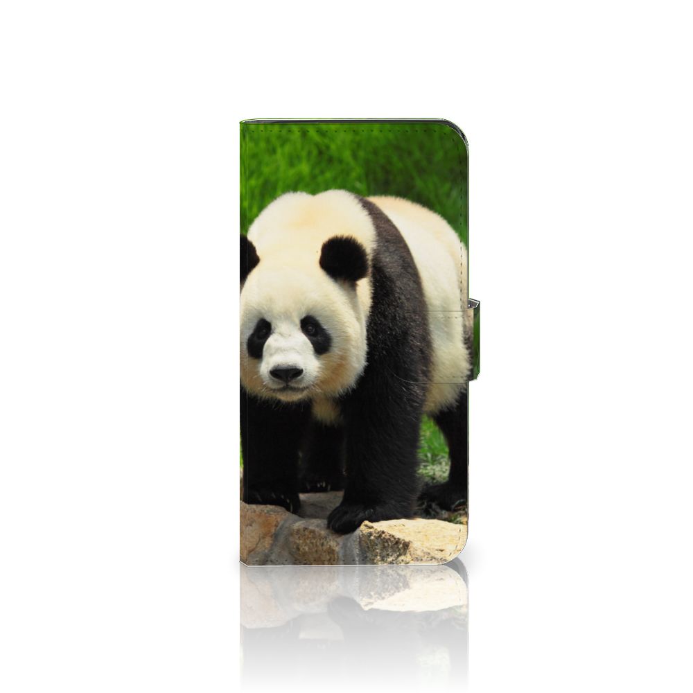 Google Pixel 8A Telefoonhoesje met Pasjes Panda panda design voorkant