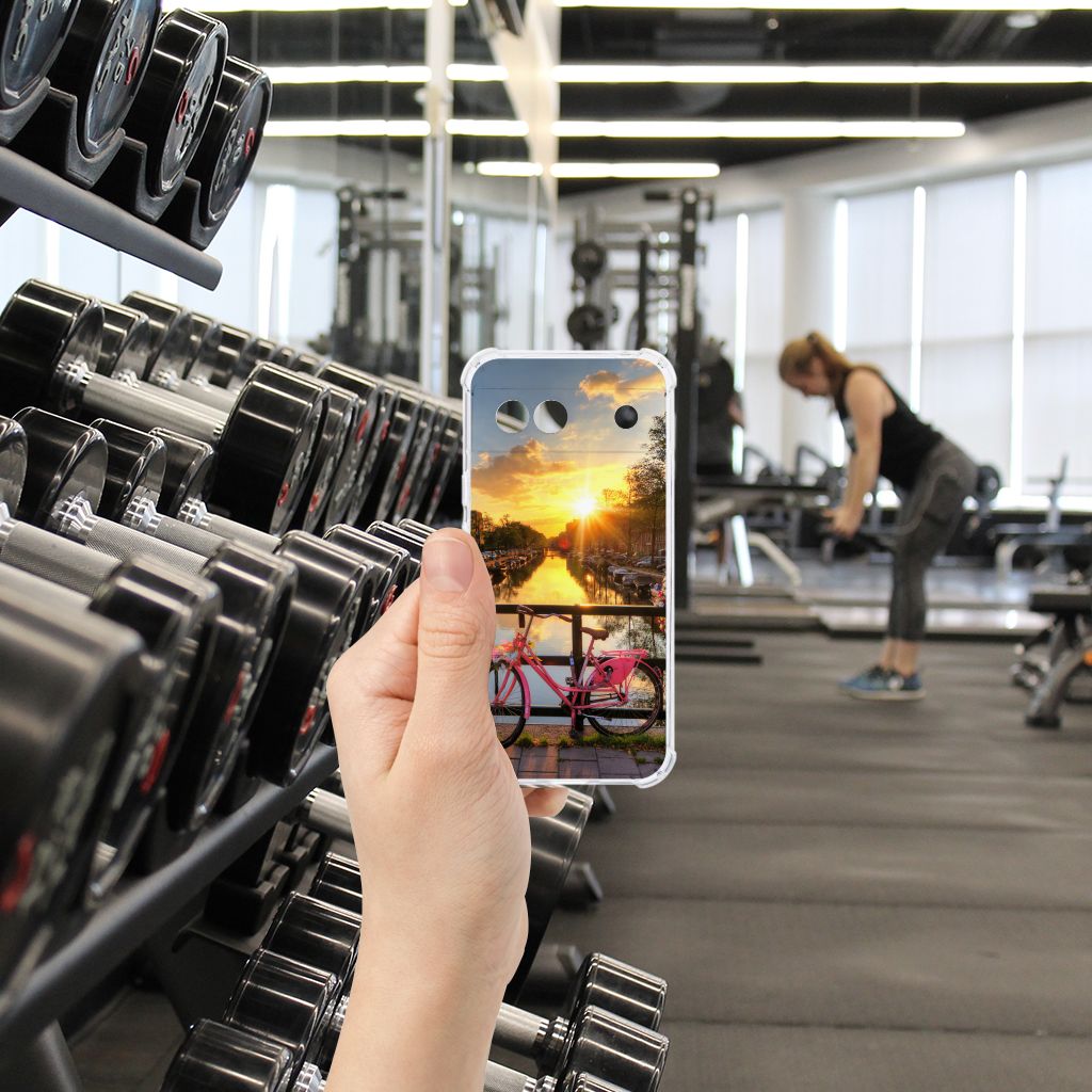 Google Pixel 8A Telefoonhoesje met valbescherming Amsterdamse Grachten hand in sportschool dumbbells