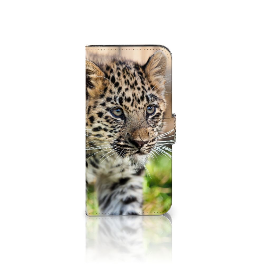 Google Pixel 9 | 9 Pro Telefoonhoesje met Pasjes Baby Luipaard design baby luipaard vooraanzicht