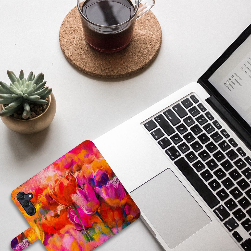 Hoesje Samsung Galaxy A25 Tulips telefoonhoesje kleurrijk bloemen artistiek design aanzicht