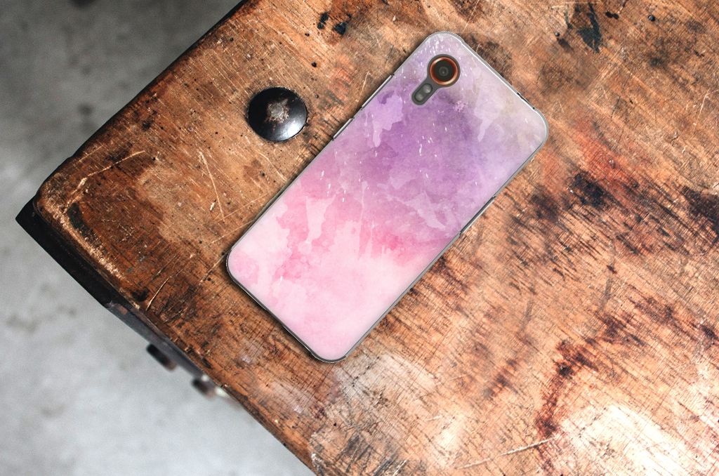 Hoesje maken Samsung Galaxy Xcover 7 Pink Purple Paint op een houten tafel, stylish en beschermend. 🌈