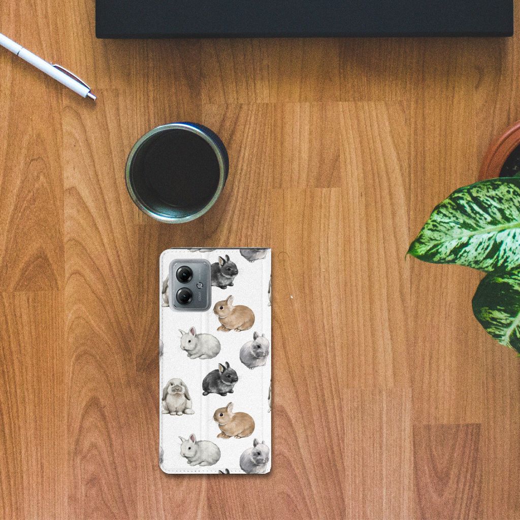 Hoesje maken voor Motorola Moto G14 Konijntjes met schattige konijnen, perfect cadeau voor dierenvrienden 🐰.