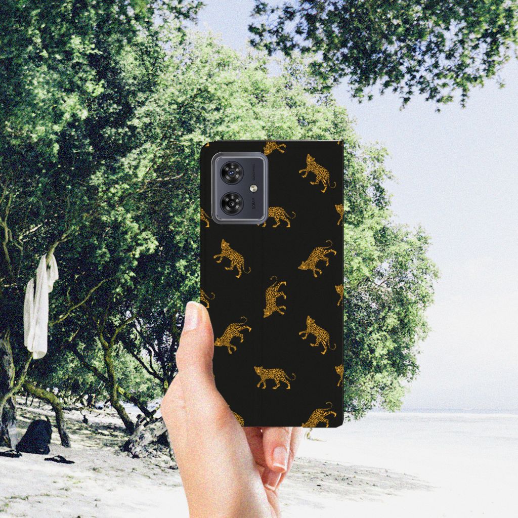 Motorola Moto G54 Hoesje maken voor Motorola Moto G54 Leopards hand buiten