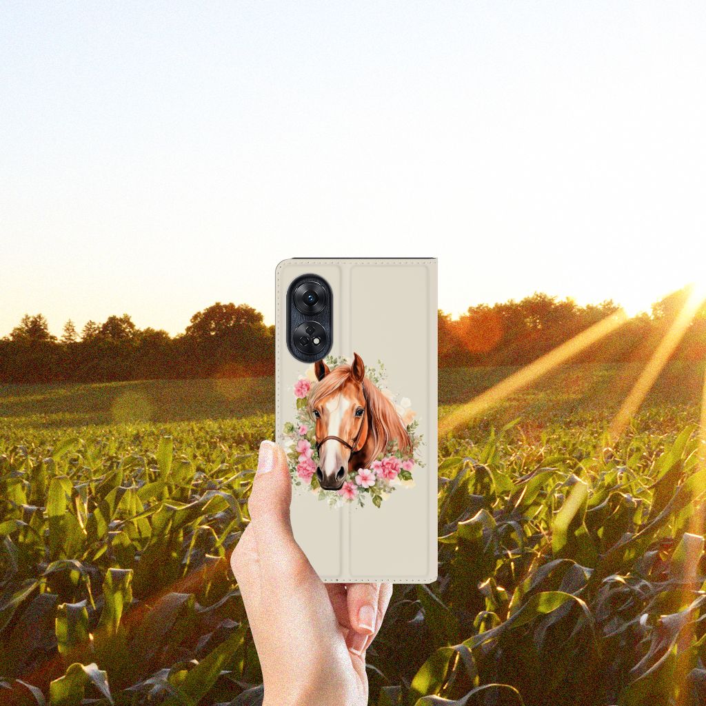 OPPO Reno8 T 4G hoesje maken paard design hand naast bloemen veld