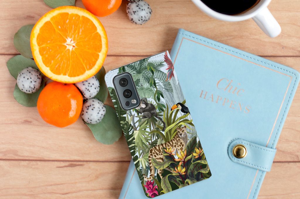 Hoesje maken voor OnePlus Nord 2 5G Jungle met tropisch design en kleurrijke dieren, perfect als cadeau!