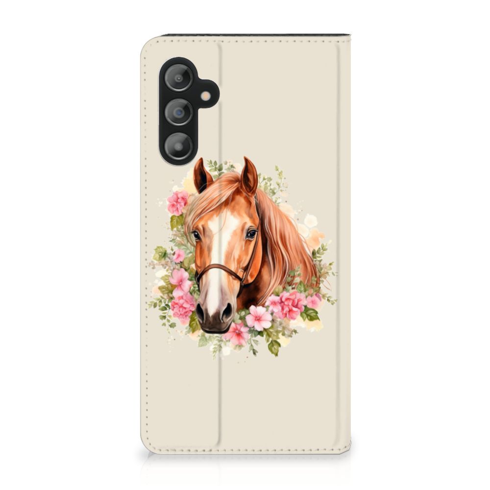 Hoesje maken voor Samsung Galaxy A14 5G Paard met een mooie paardenillustratie omgeven door bloemen.