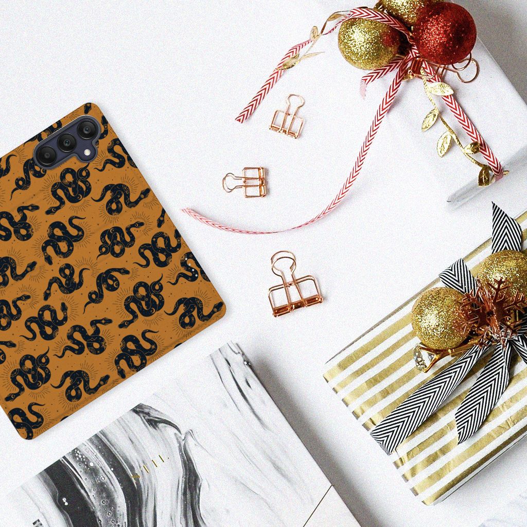 Hoesje maken voor Samsung Galaxy A25 Snakes met een stylish slangendesign, perfect als cadeau en bescherming.