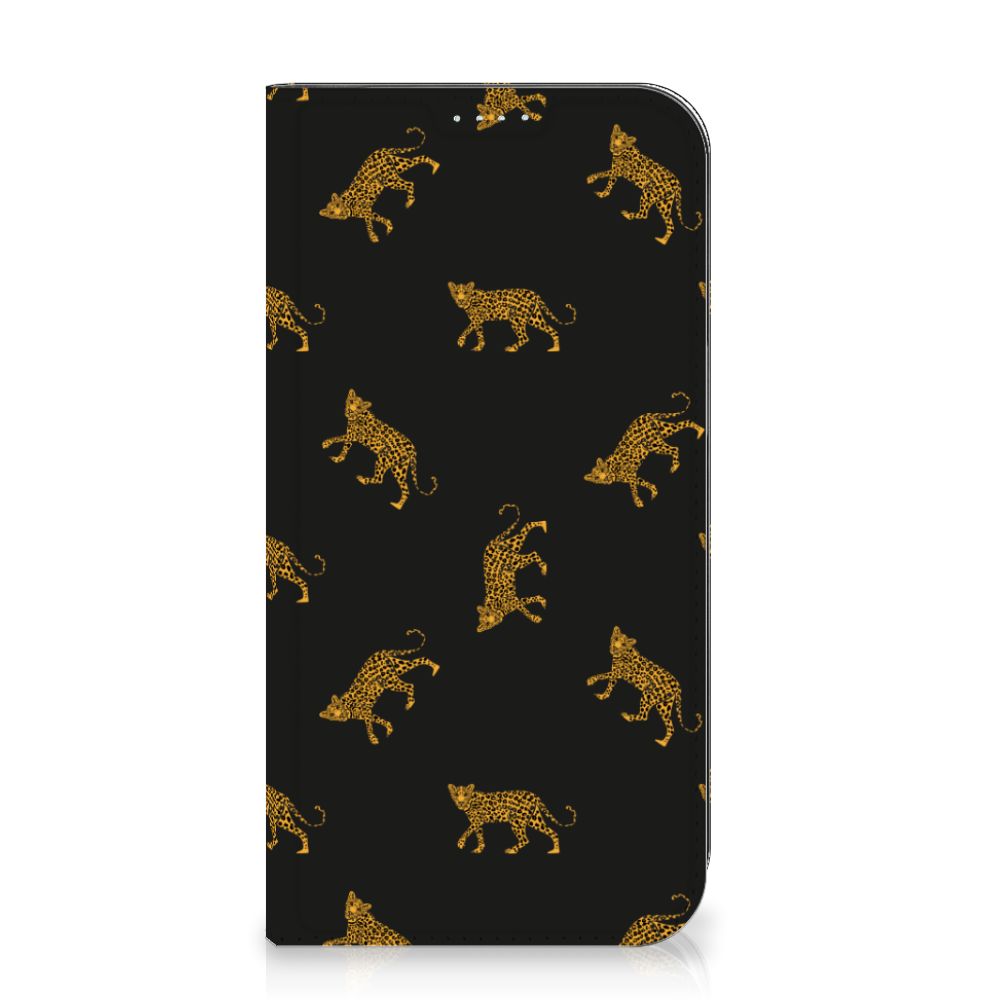 Hoesje maken voor iPhone 15 Plus Leopards met schattige luipaardenprint 🐆 op een zwarte achtergrond.