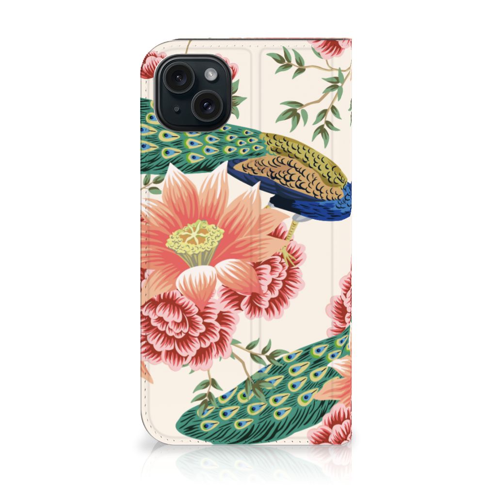 Hoesje maken voor iPhone 15 Plus Pink Peacock met kleurrijke pauwen en bloemen.