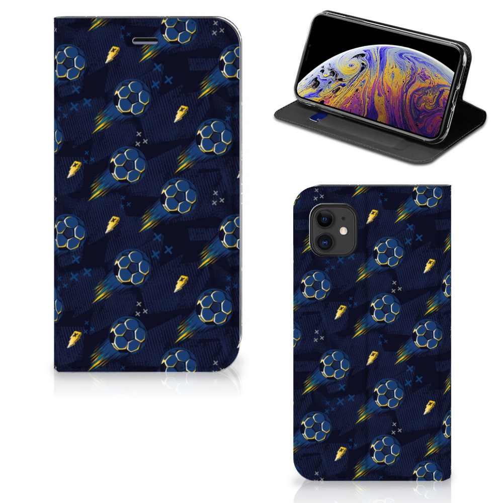 Hoesje met Magneet voor Apple iPhone 11 Voetbal met blauw voetbal design ⚽ in open en gesloten positie.