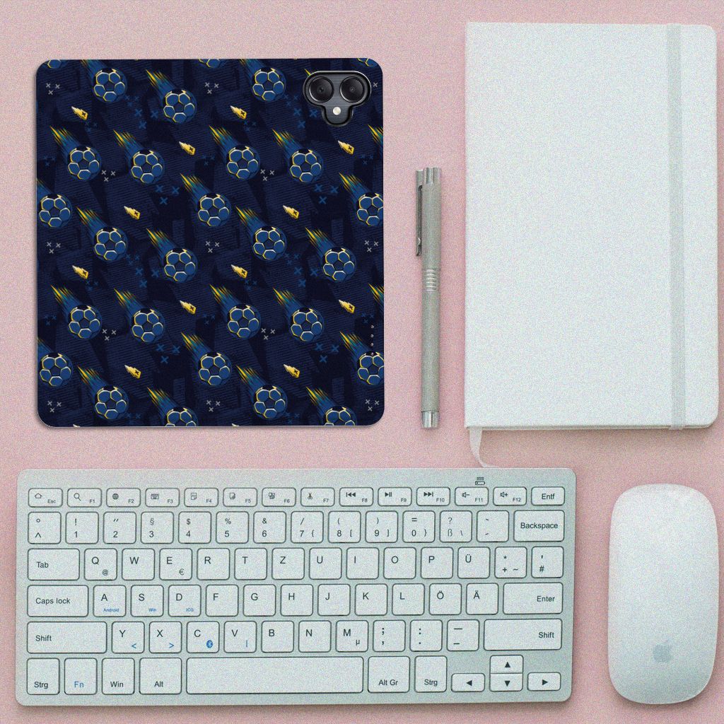 Samsung Galaxy A05 Hoesje met Magneet Voetbal bovenaanzicht