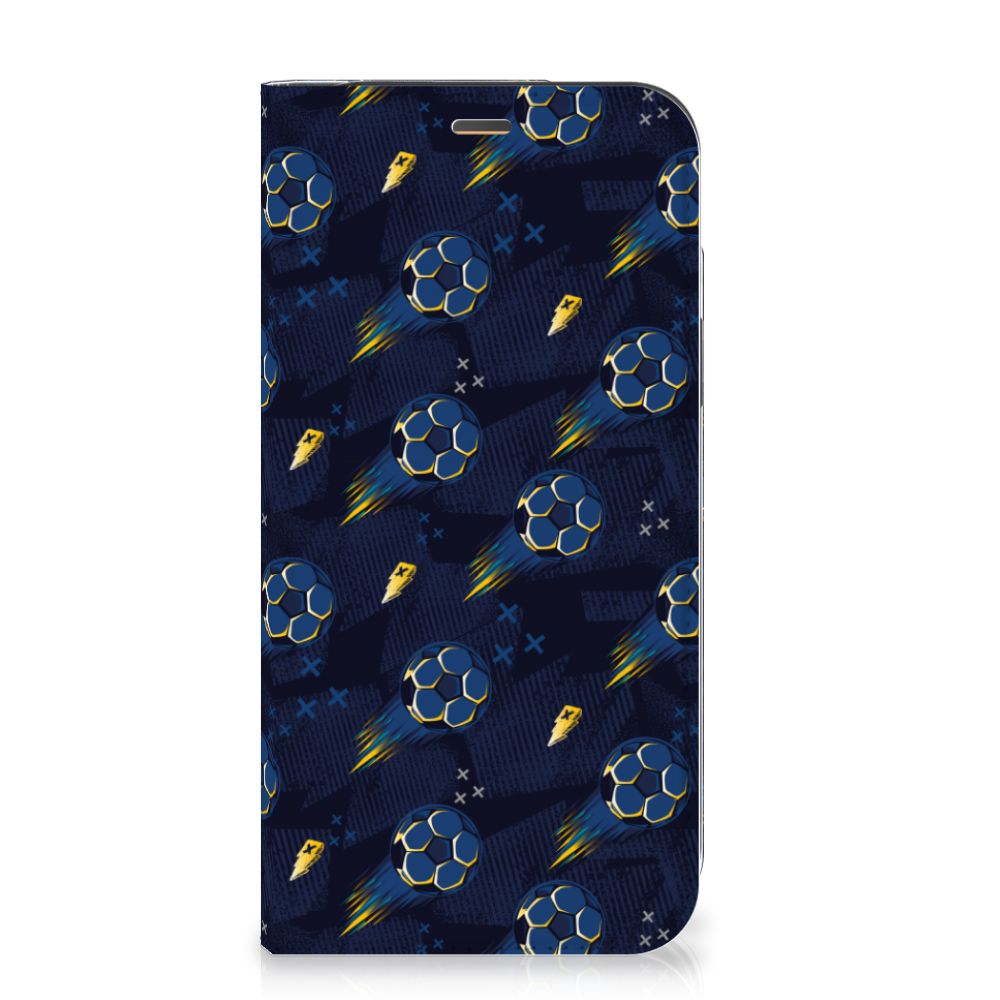 Hoesje met Magneet voor iPhone 12 | iPhone 12 Pro Voetbal met dynamisch voetbal design en levendige kleuren.