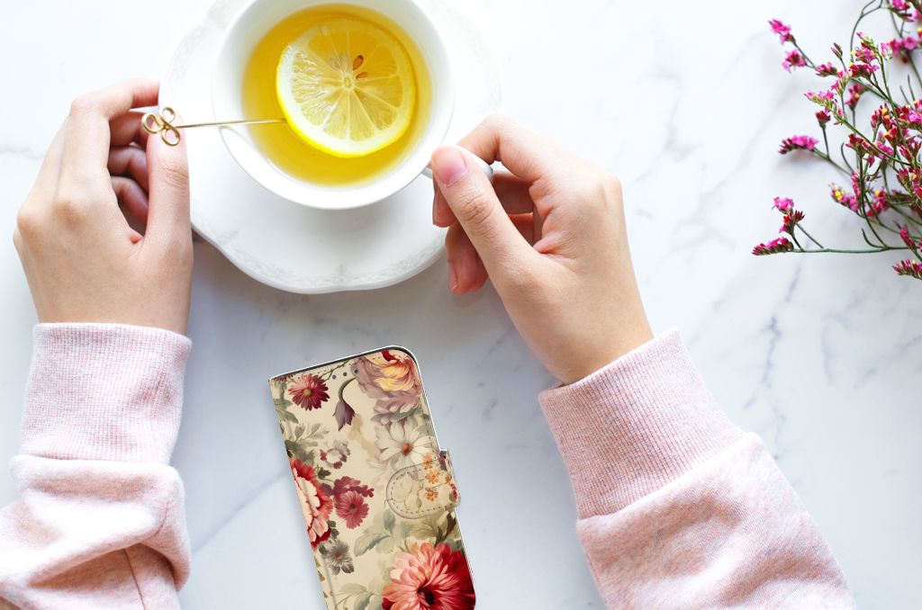 Hoesje voor Apple iPhone 12 Mini Bloemen met romantische bloemenprint en een kopje thee 🍵