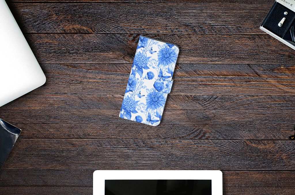 Google Pixel 8 Pro hoesje voor Google Pixel 8 Pro Flowers Blue bloemen design top aanzicht
