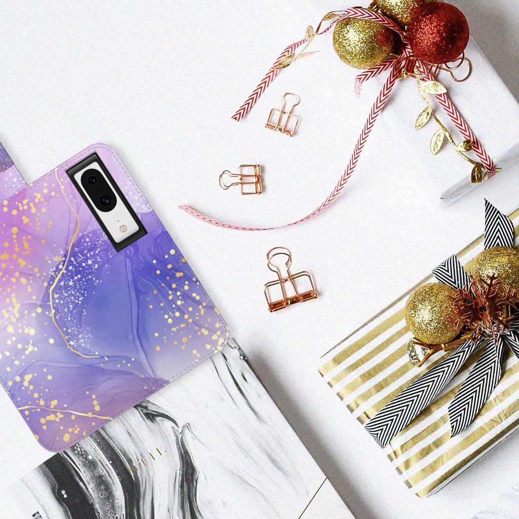 Google Pixel 8 hoesje Watercolor Paars bovenaanzicht met geschenken