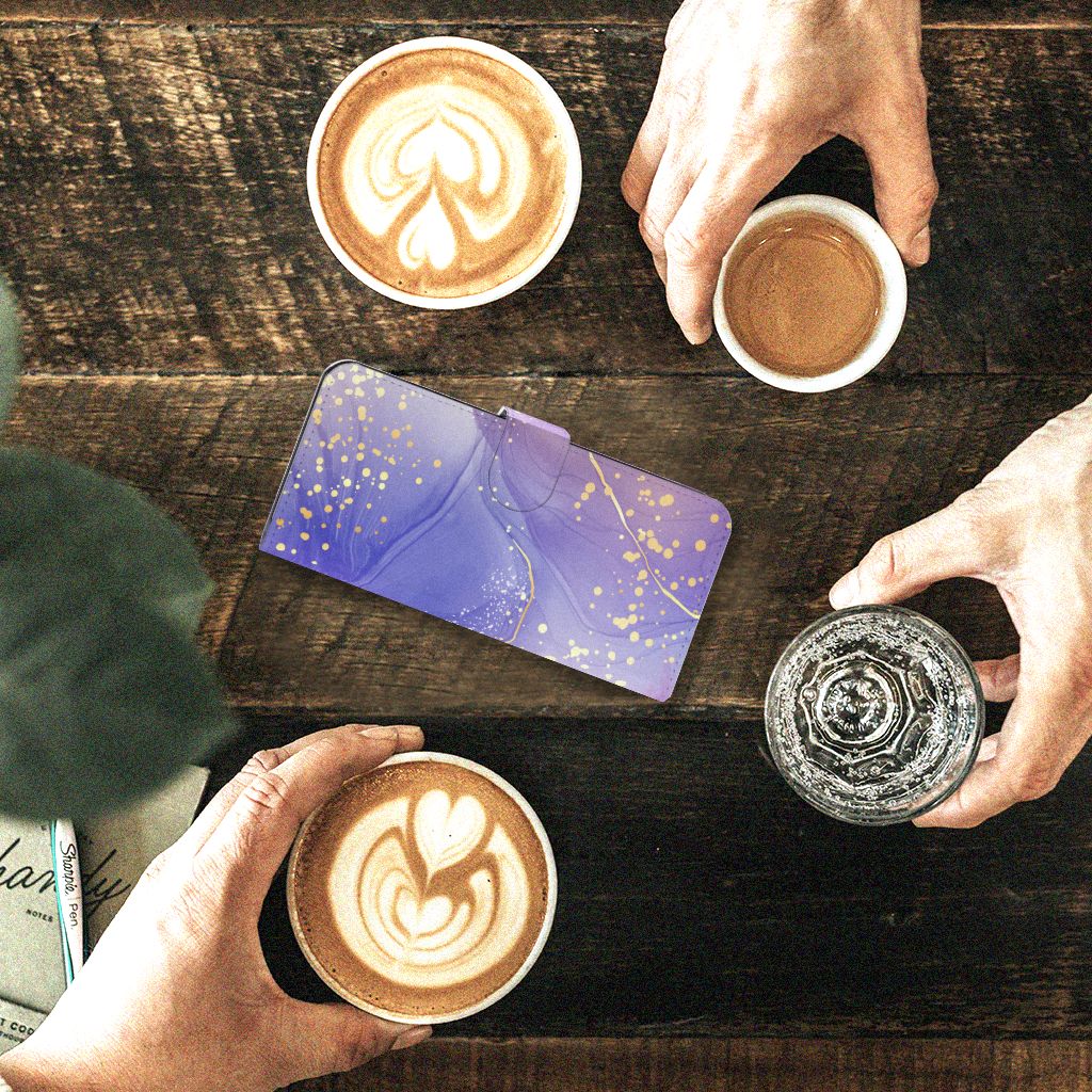 Hoesje voor Motorola Edge 40 Watercolor Paars, mooi design met koffie en gesprek, perfect cadeau voor gebruiksgemak.