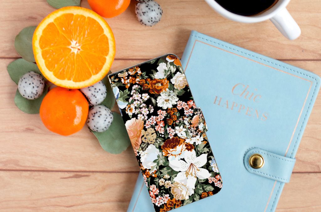 Hoesje voor Motorola Moto G62 5G Dark Flowers design bovenaanzicht