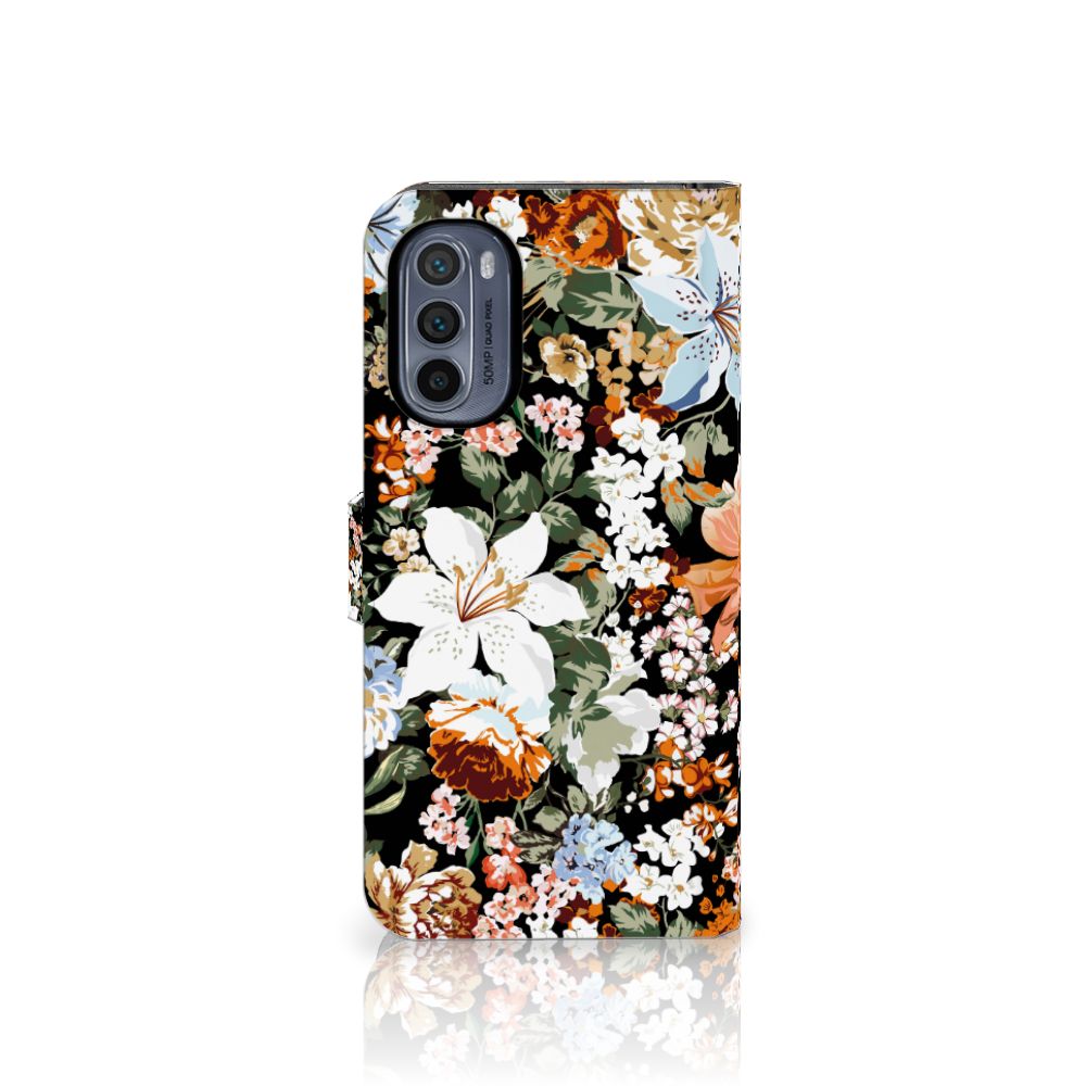 Hoesje voor Motorola Moto G62 5G Dark Flowers bloemen design voorkant