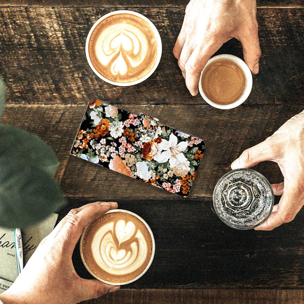 OPPO Find X6 Hoesje voor OPPO Find X6 Dark Flowers bovenaanzicht koffie