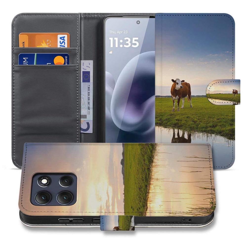 Motorola Moto G86 Telefoonhoesje Koeienprint Zwart Wit Binnenkant met Pasjes.