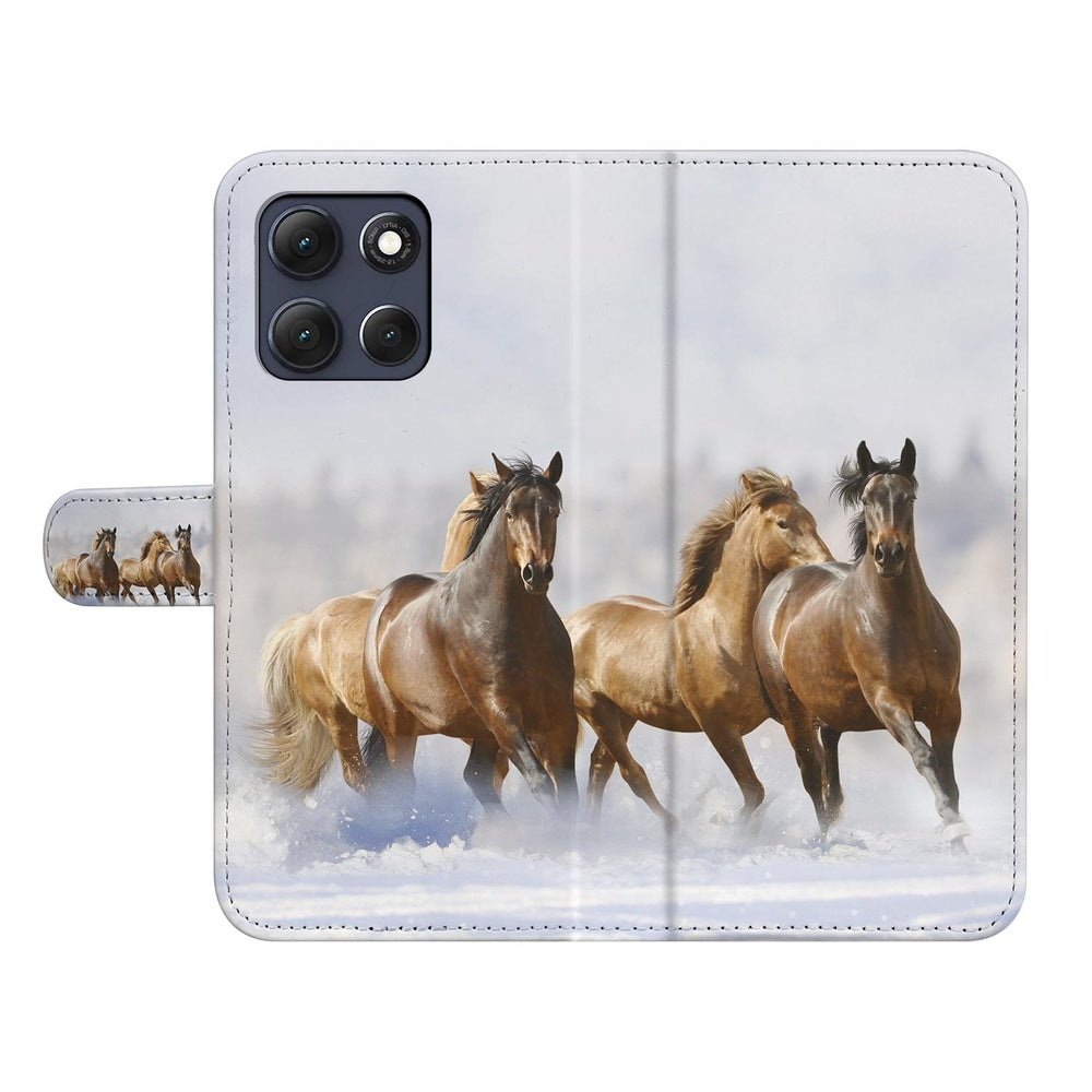 Motorola Moto G86 Book Case Hoesje Paarden Motief paarden rennend sneeuw vooraanzicht.