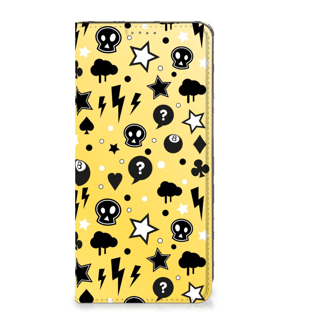Mobiel BookCase Google Pixel 7 Pro Punk Geel met punkstijl design vol iconen en symbolen 💀.
