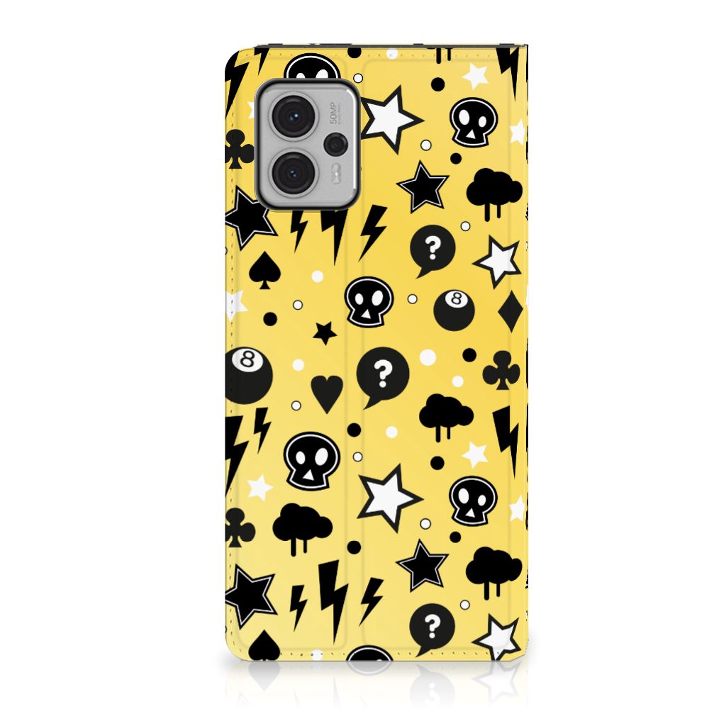 Mobiel BookCase Motorola Moto G13 | G23 Punk Geel met uniek ontwerp van symbolen en sterren, perfect als cadeau!