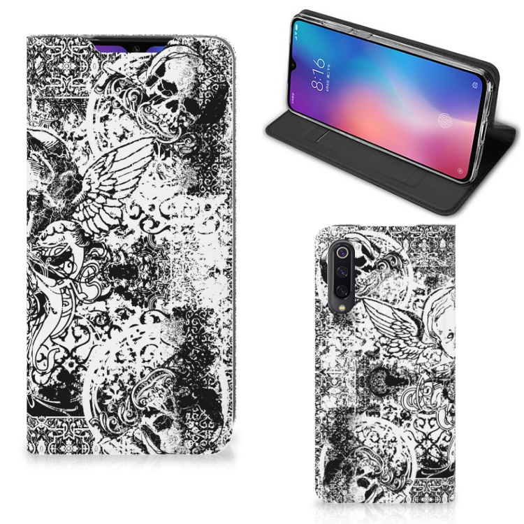 Mobiel BookCase Xiaomi Mi 9 Skulls Angel boekhoes zwart wit design vooraanzicht