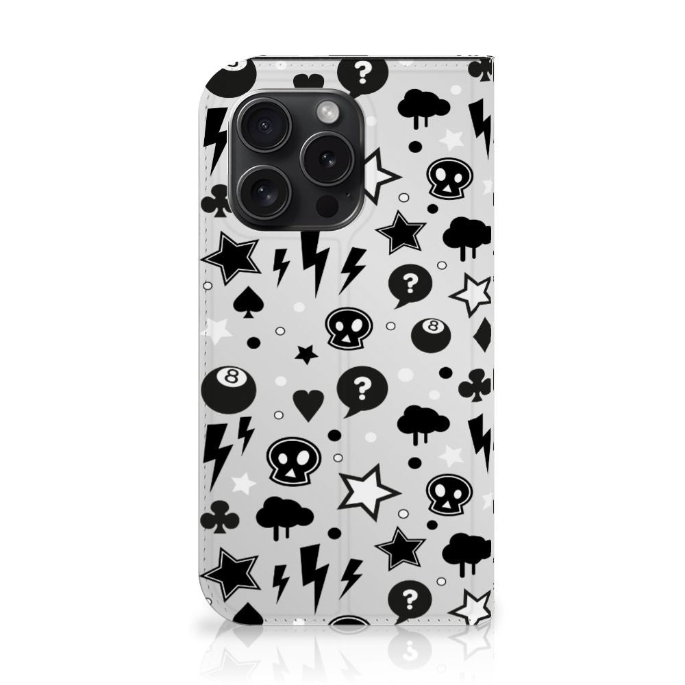 Mobiel BookCase iPhone 15 Pro Silver Punk met sterretjes, bliksem en doodskoppen op een grijze achtergrond.