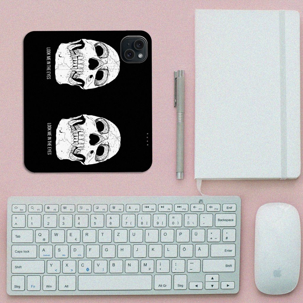 Mobiel BookCase iPhone 15 Skull Eyes met skull design op zwart, ideaal voor stijl en bescherming.