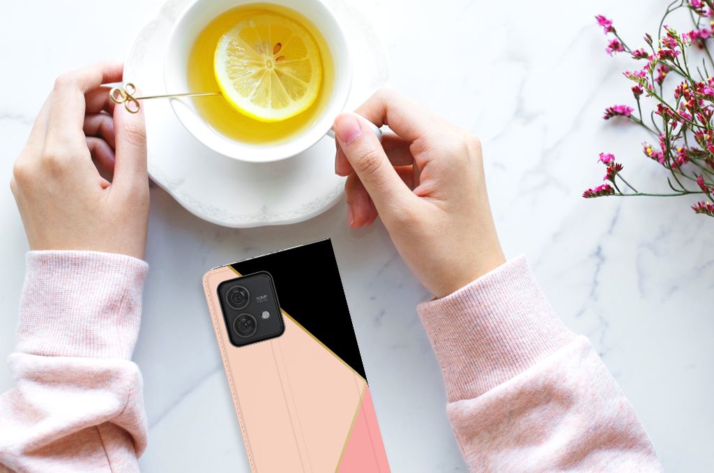 Motorola Edge 40 Neo Stand Case Zwart Roze Vormen hand koffie citroen
