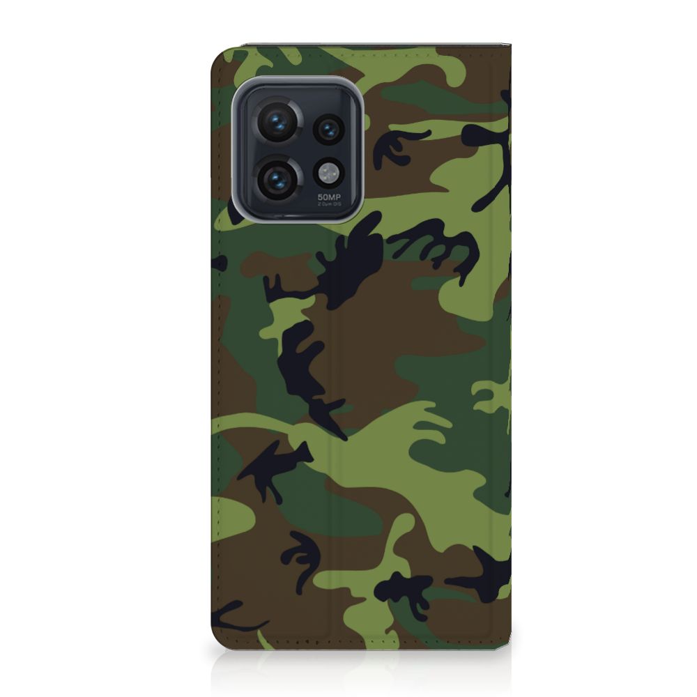 Motorola Edge 40 Pro Hoesje met Magneet Army Dark in camouflage design voor stijlvolle bescherming.